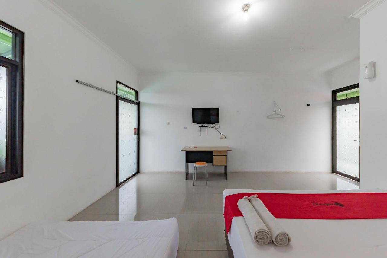 เรดดอร์ซ รีสอร์ต ชาเรียะฮ์ แอท ชายา ติรตา อบาดี Hotel ปูร์วาการ์ตา ภายนอก รูปภาพ