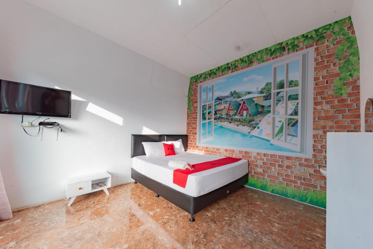 เรดดอร์ซ รีสอร์ต ชาเรียะฮ์ แอท ชายา ติรตา อบาดี Hotel ปูร์วาการ์ตา ภายนอก รูปภาพ
