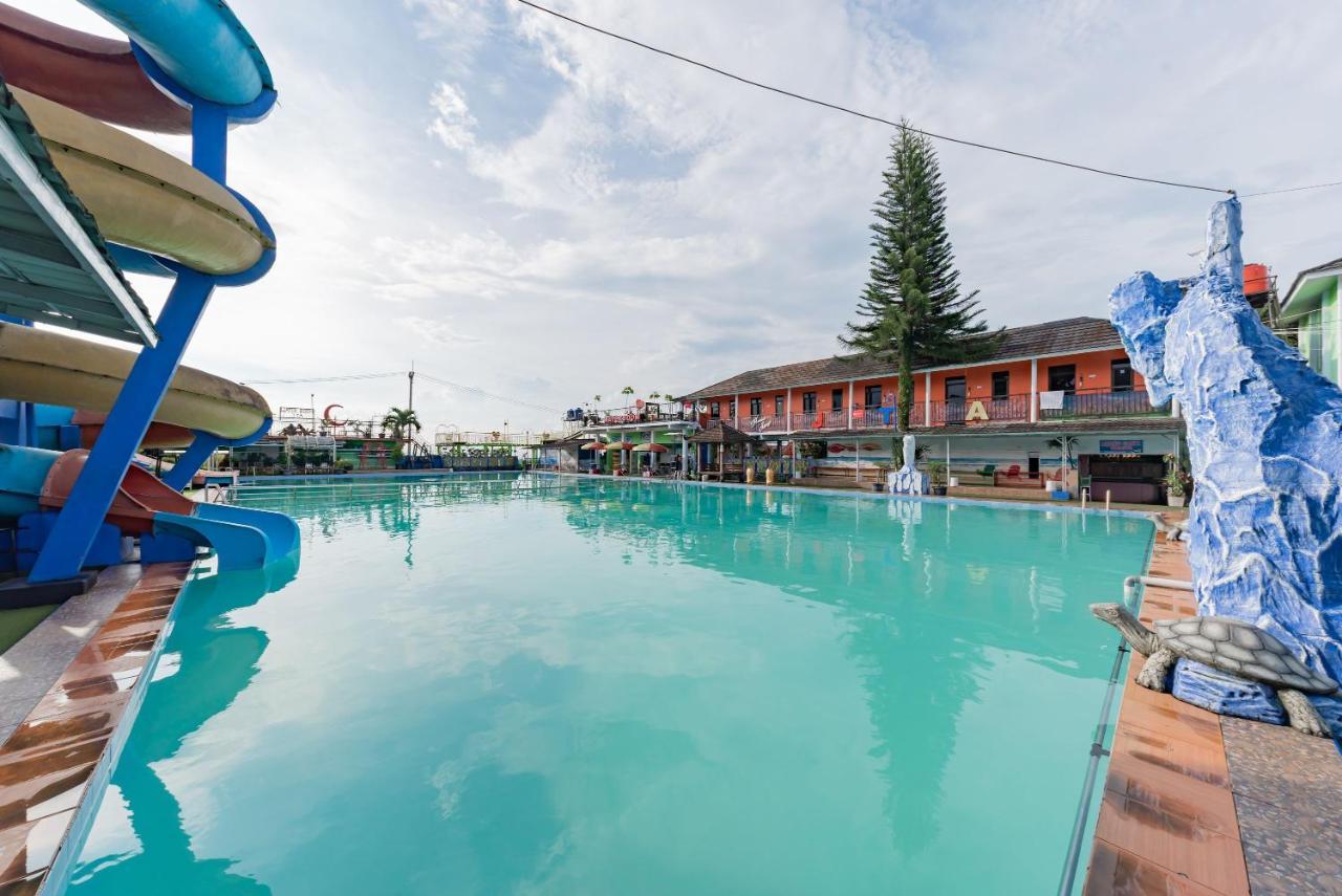 เรดดอร์ซ รีสอร์ต ชาเรียะฮ์ แอท ชายา ติรตา อบาดี Hotel ปูร์วาการ์ตา ภายนอก รูปภาพ